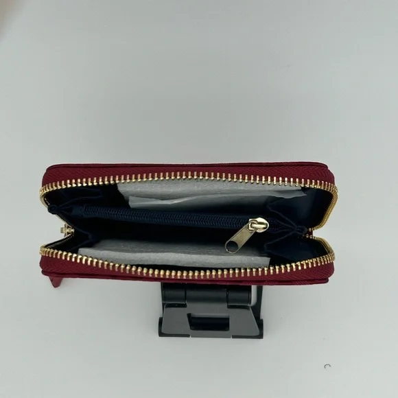 NWOT Tommy Hilfiger Red Zip Around Wallet - Picture 4 of 5